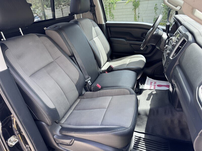 Used 2017 Nissan Titan S RWD image 14
