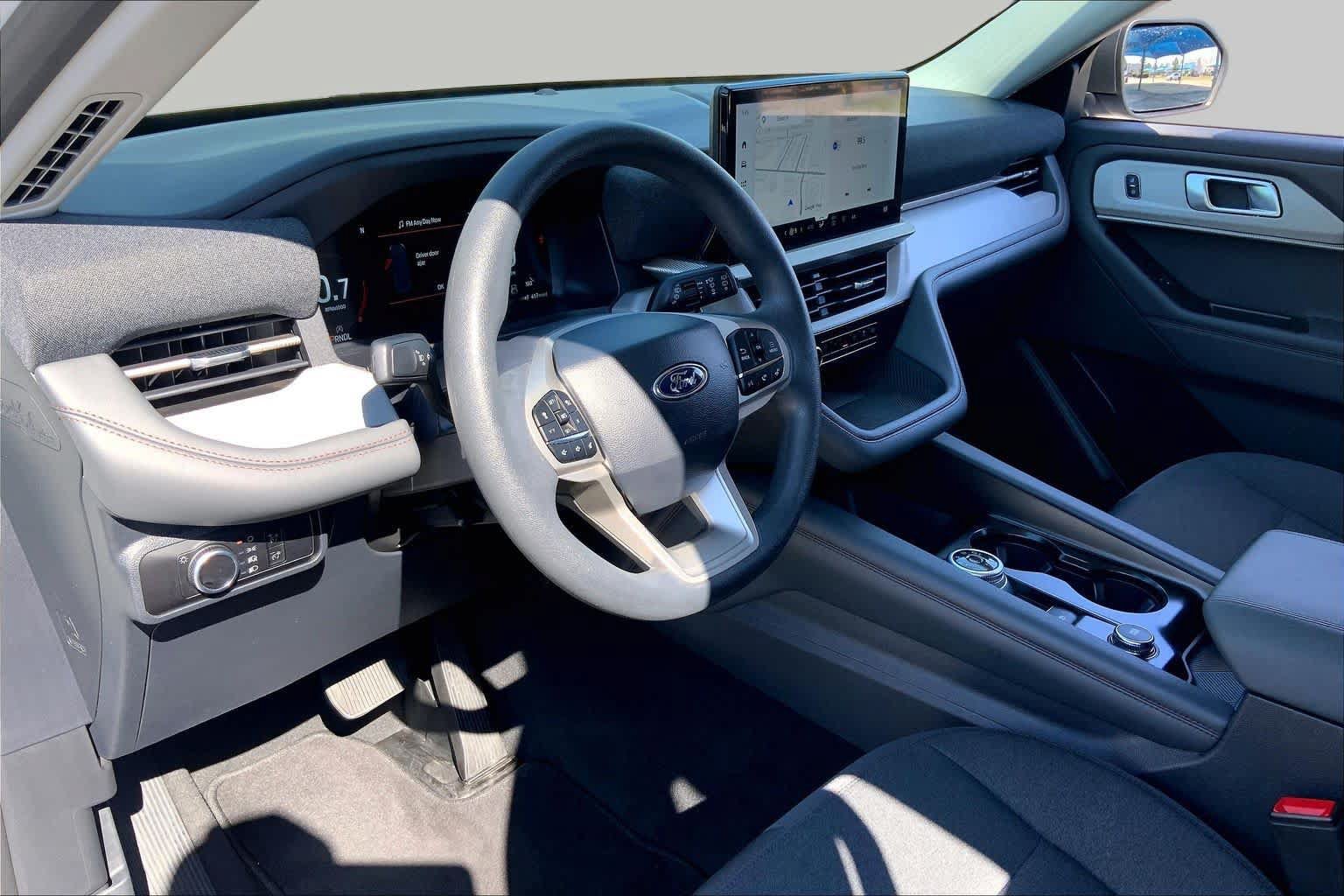 Used 2026 Ford Explorer Active RWD image 17