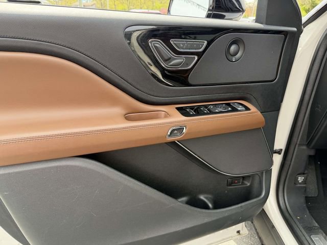 Certified 2023 Lincoln Aviator Reserve w/ Equipment Group 201A AWD/4WD image 16