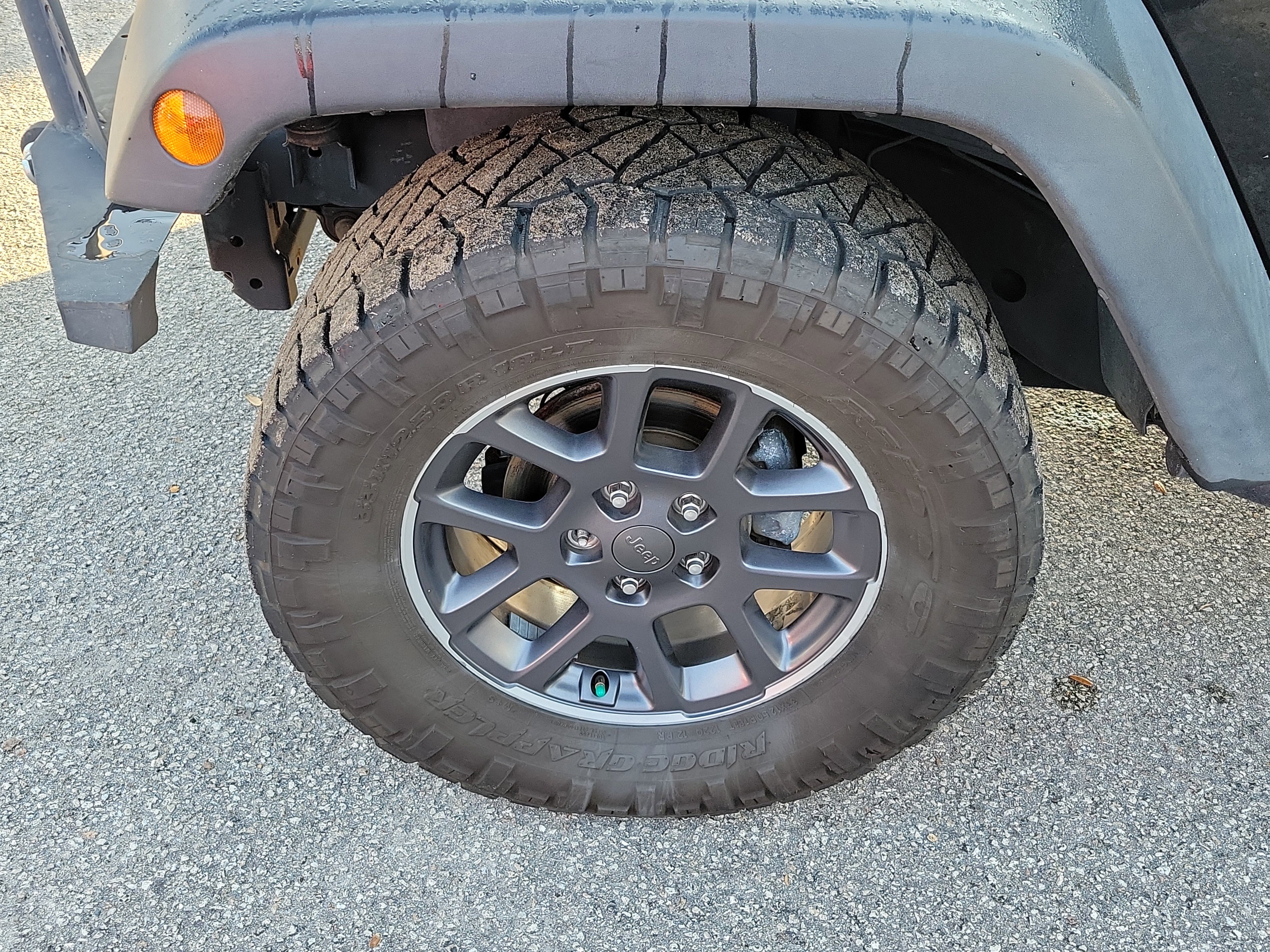 Used 2018 Jeep Wrangler Unlimited Sport w/ Connectivity Group image 30