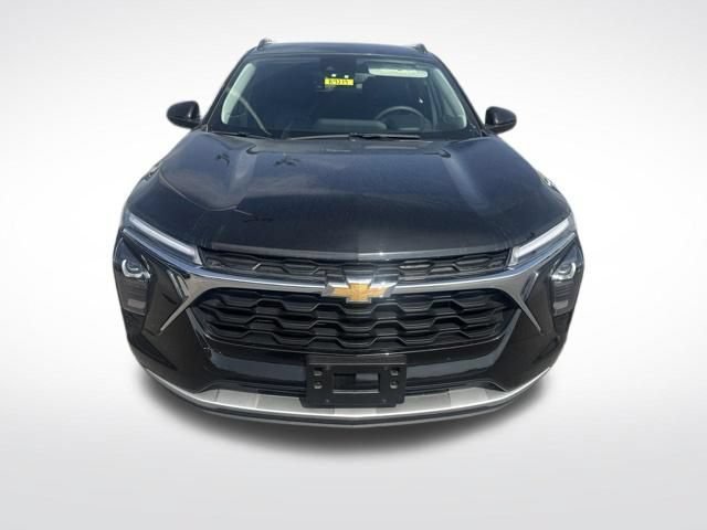 Used 2025 Chevrolet Trax LT FWD image 8