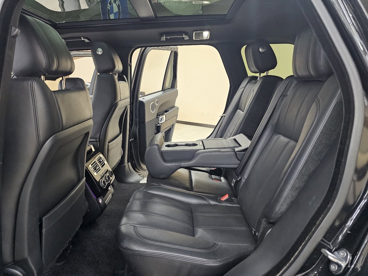 Used 2016 Land Rover Range Rover HSE image 26