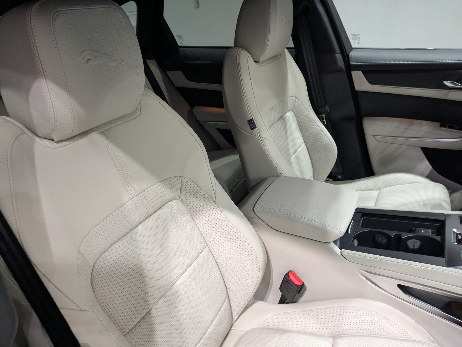 New 2026 Jaguar F-PACE R-Dynamic S AWD/4WD image 24