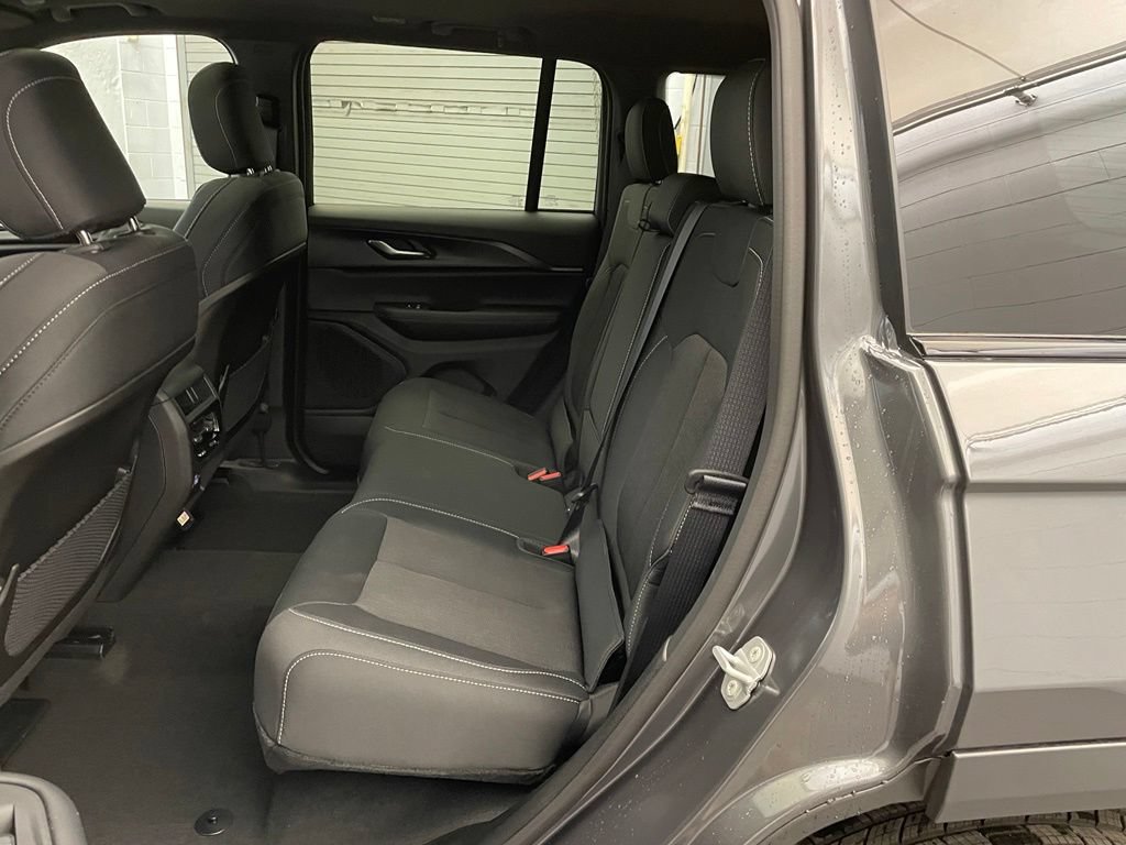 New 2026 Jeep Grand Cherokee Laredo X AWD/4WD image 16