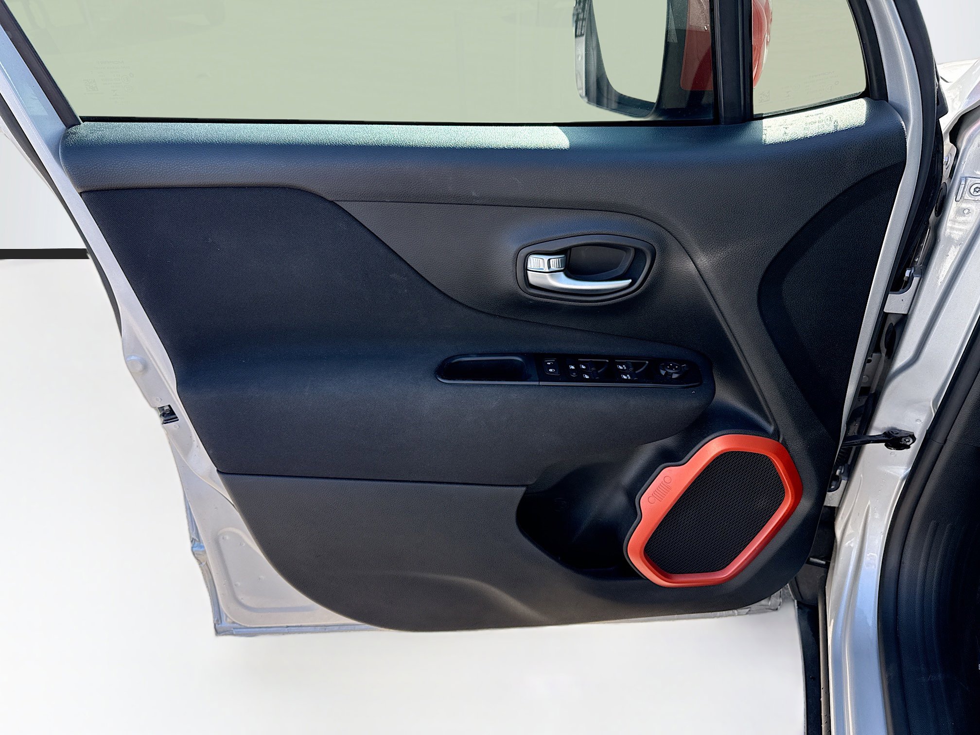 Used 2020 Jeep Renegade Latitude image 20