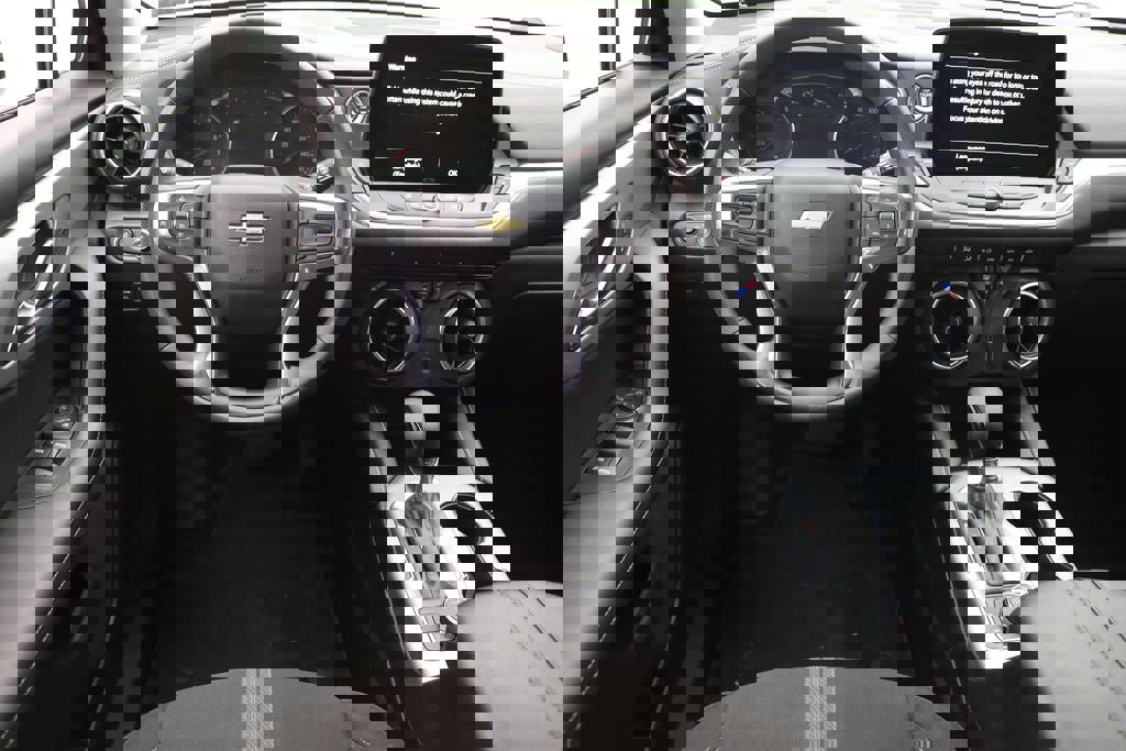 Used 2023 Chevrolet Blazer LT w/ Driver Confidence Package image 14