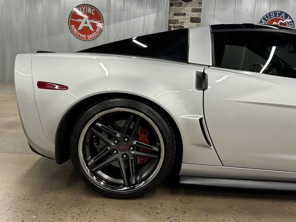 Used 2011 Chevrolet Corvette Grand Sport w/ Preferred Equipment Group image 17