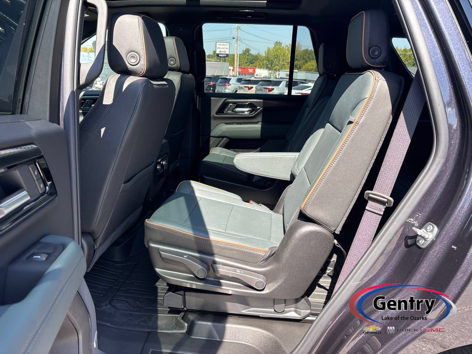 New 2026 GMC Yukon AT4 w/ AT4 Premium Package AWD/4WD image 14