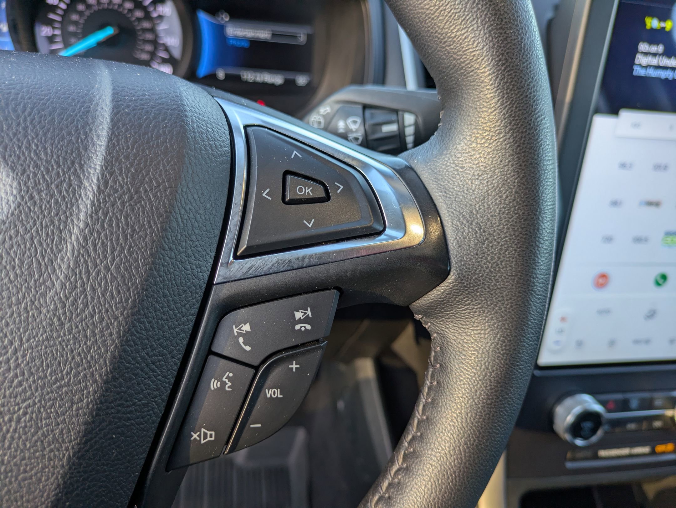 Certified 2024 Ford Edge SEL w/ Convenience Package AWD/4WD image 19