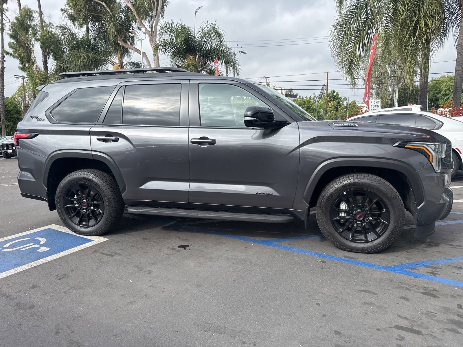 Used 2025 Toyota Sequoia Limited image 7