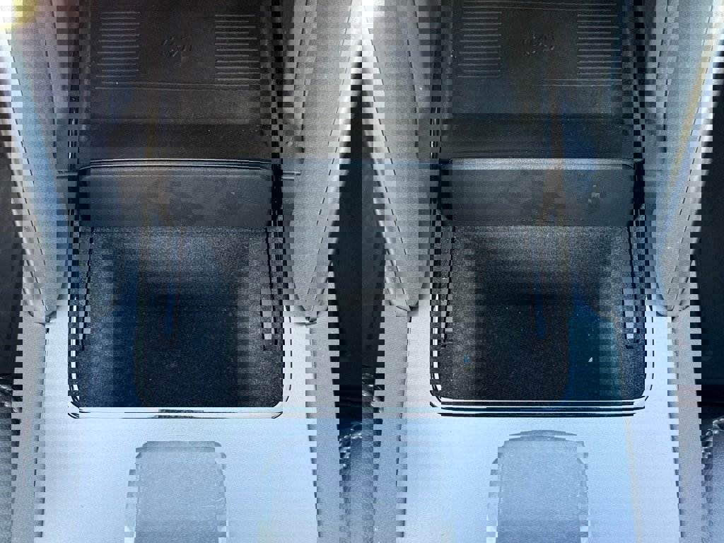 Used 2025 Land Rover Discovery Sport Dynamic SE image 23