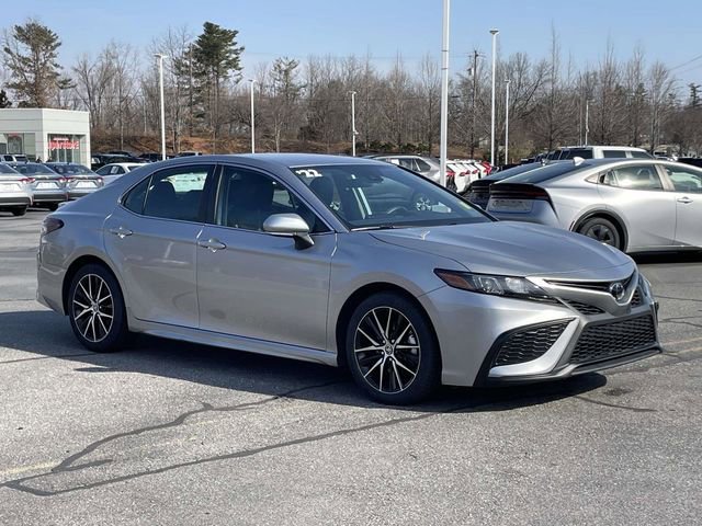 Used 2022 Toyota Camry SE image 7