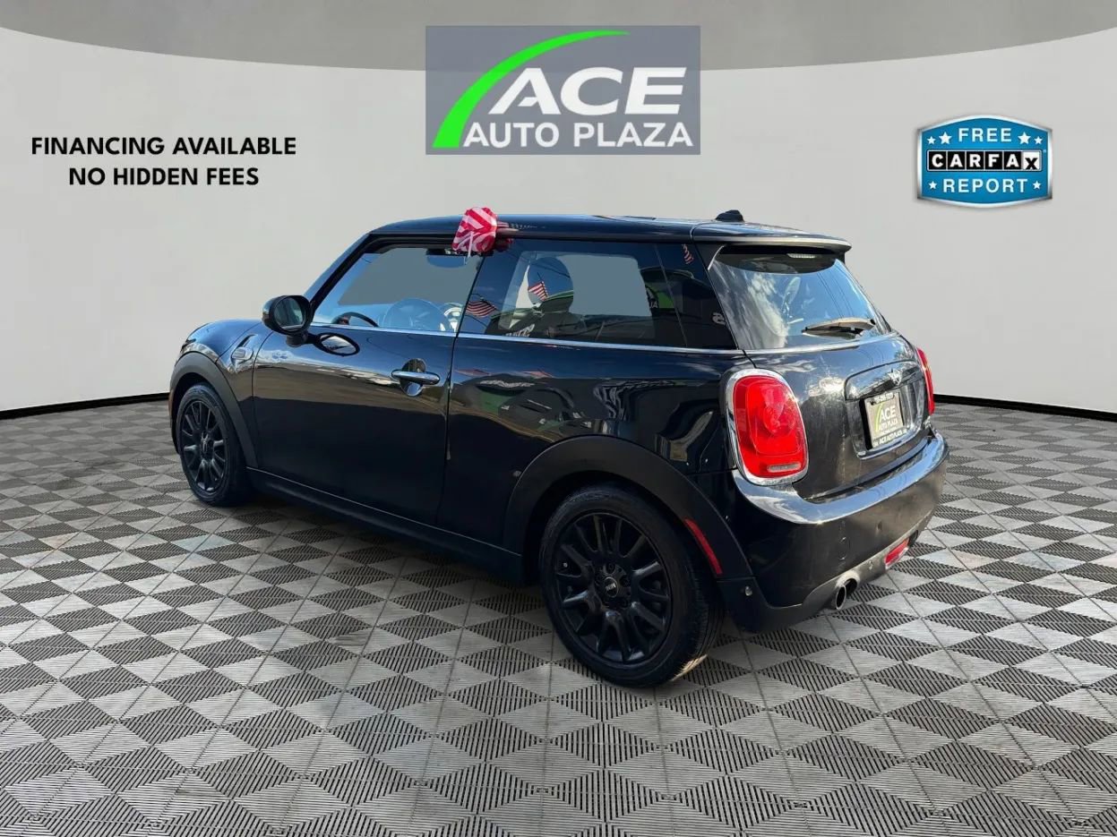 Used 2018 MINI Cooper 2-Door Hardtop w/ Signature Line Package image 7