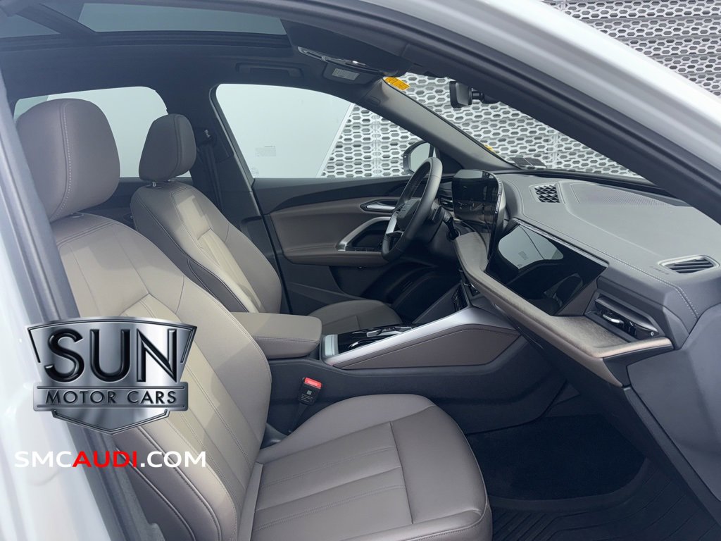 Used 2025 Audi Q5 2.0T Premium w/ Convenience Package image 5