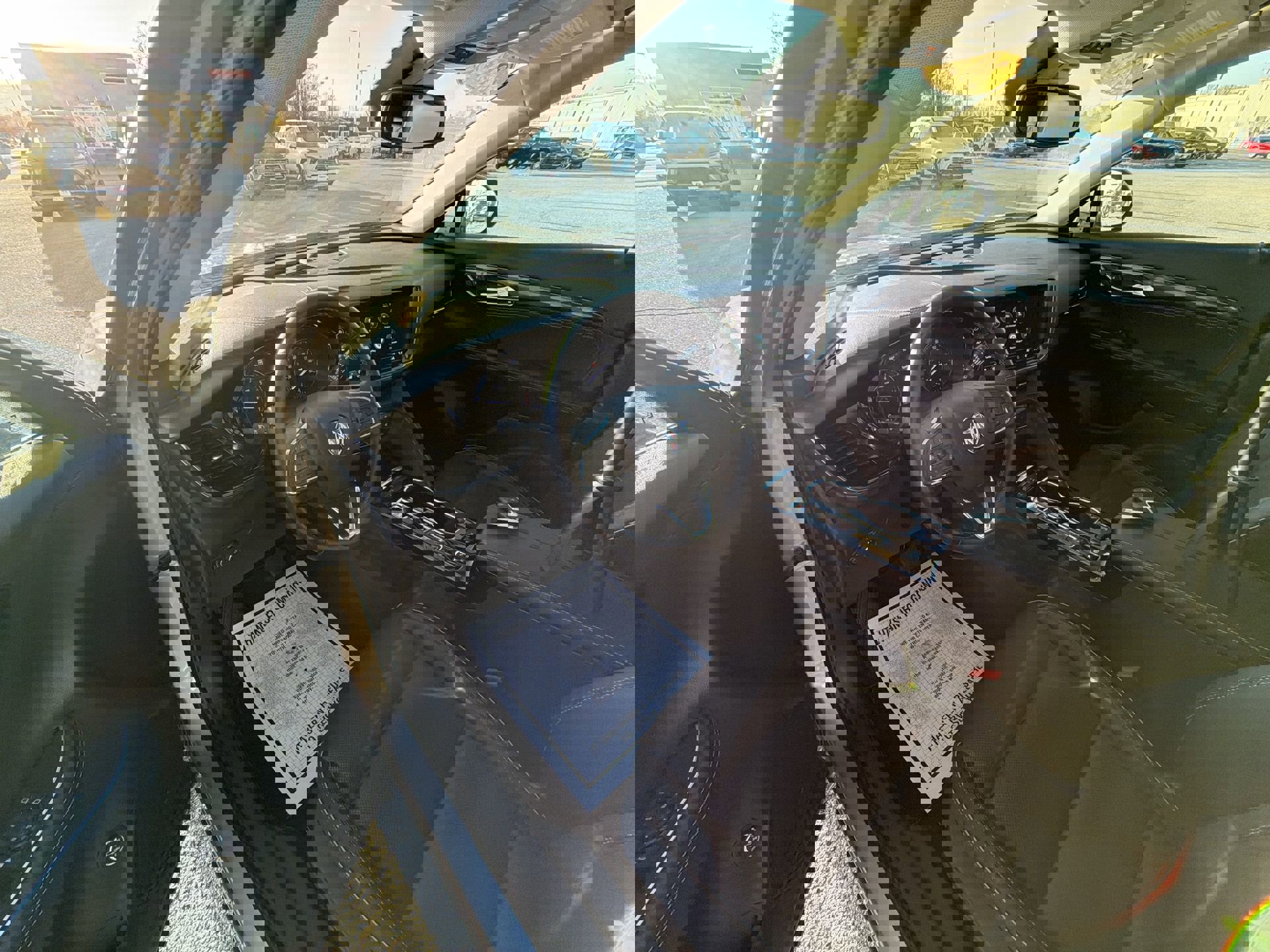 Used 2023 Buick Envision Essence image 10