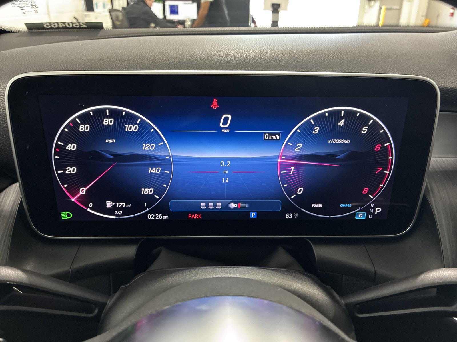 Used 2025 Mercedes-Benz GLC 300 4MATIC image 13