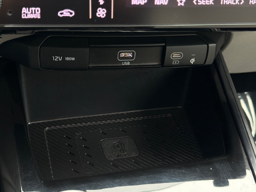 Certified 2024 Kia Niro Wave w/ Wave Preserve Package FWD image 27