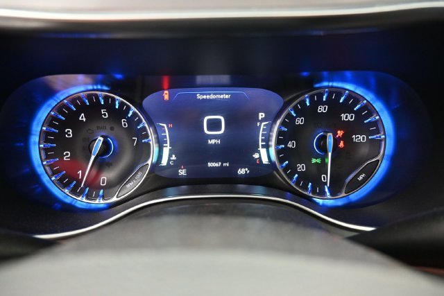 Used 2025 Chrysler Pacifica Limited FWD image 31