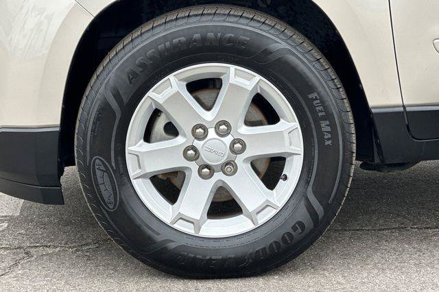 Used 2015 GMC Acadia SLE FWD image 26