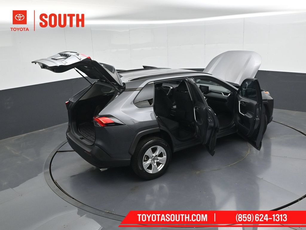 Used 2021 Toyota RAV4 LE AWD/4WD image 50