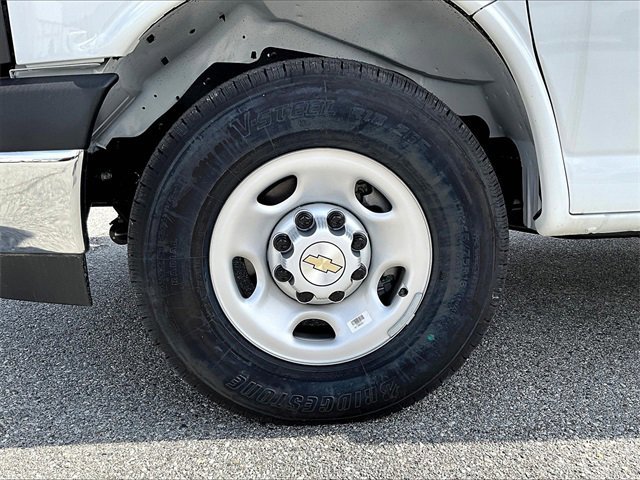 New 2025 Chevrolet Express 3500 w/ Power Convenience Package image 7