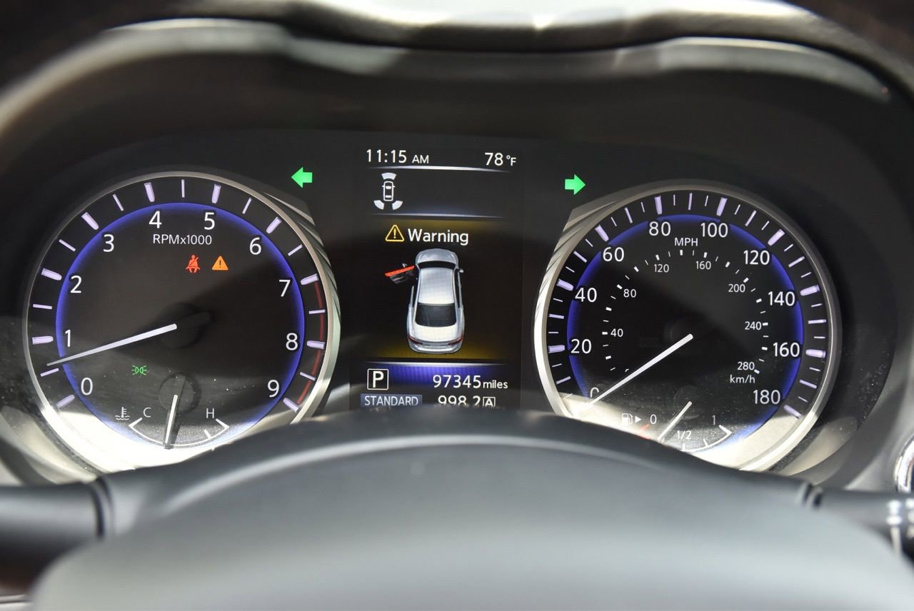 Used 2016 INFINITI Q50 3.0t Premium w/ Driver Assistance Package image 25