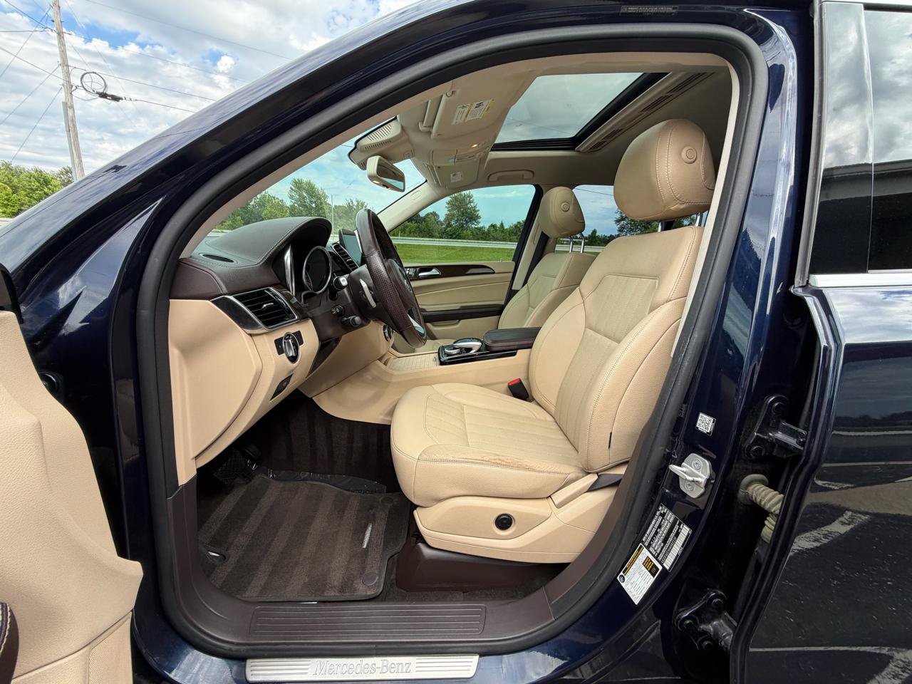Used 2017 Mercedes-Benz GLS 450 4MATIC w/ Premium Package image 11