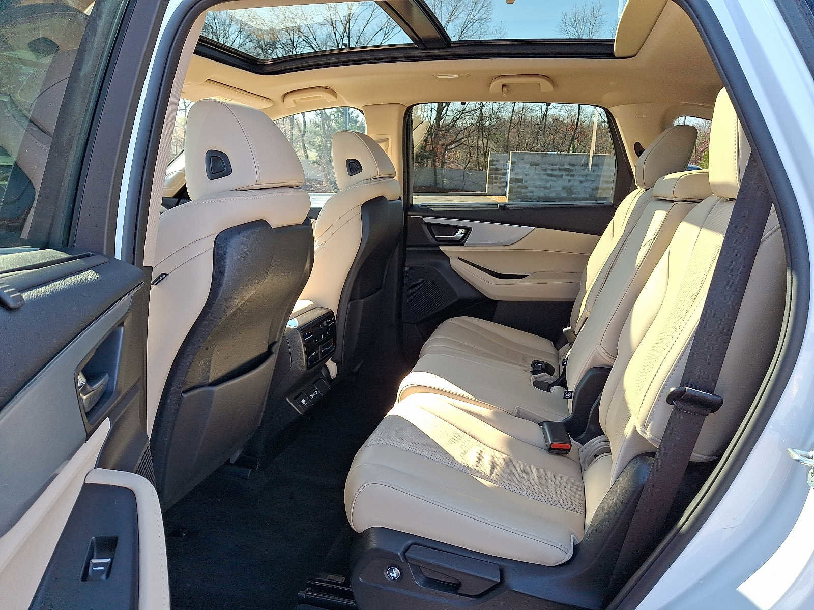 Used 2023 Acura MDX SH-AWD w/ Technology Package image 10