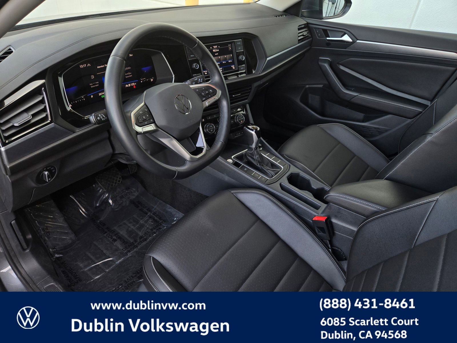 Certified 2023 Volkswagen Jetta SE w/ Panoramic Sunroof Package image 9