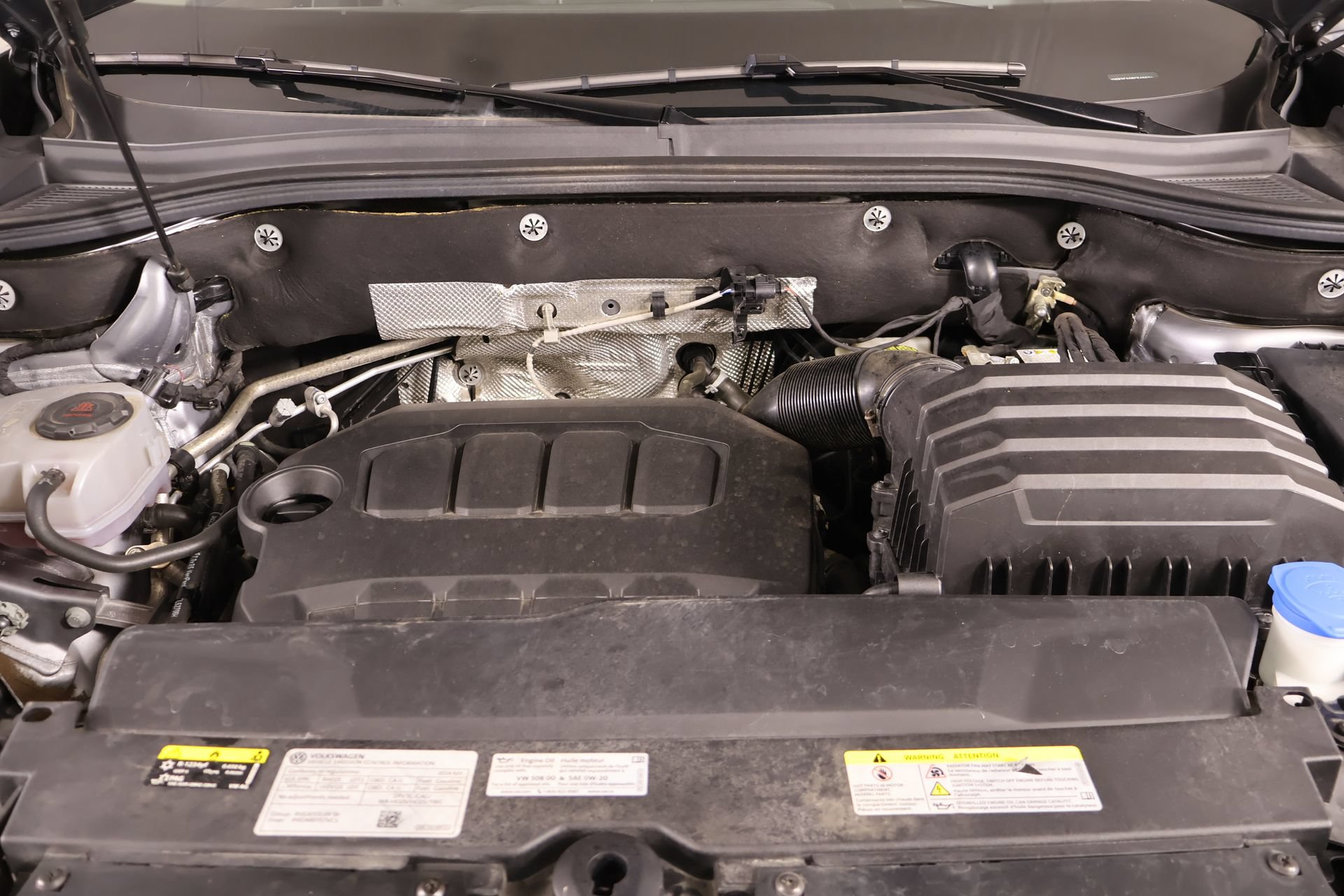 Used 2024 Volkswagen Atlas SEL Premium R-Line AWD/4WD image 23
