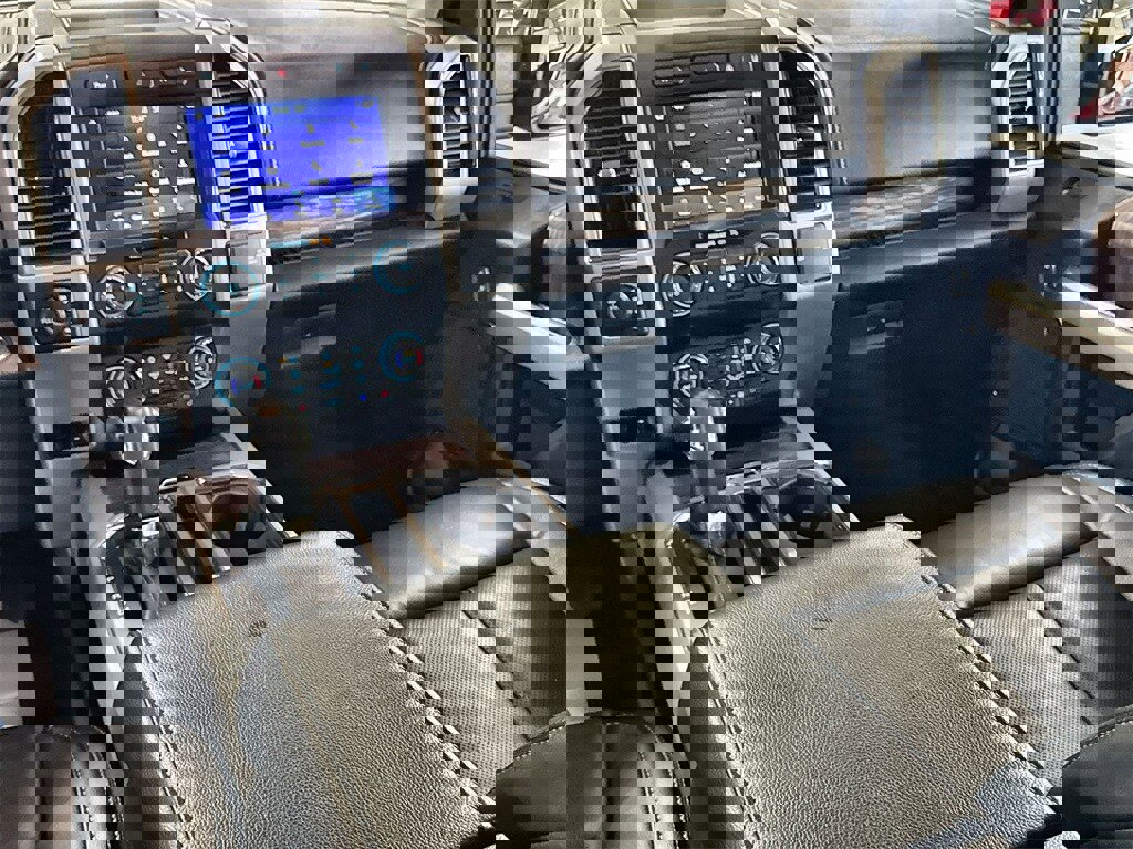 Used 2020 Ford F150 Lariat image 26