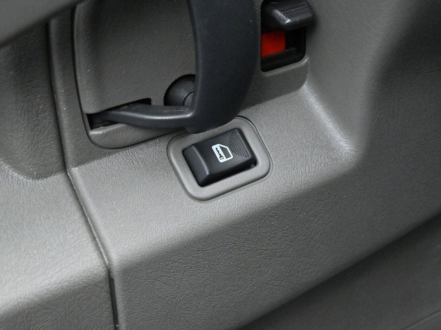 Used 2024 GMC Savana 2500 w/ Driver Convenience Package image 13