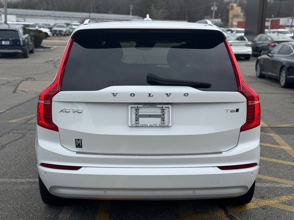 Used 2022 Volvo XC90 T6 Momentum w/ Advanced Package image 5