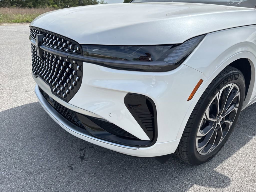 Used 2025 Lincoln Nautilus Reserve image 47