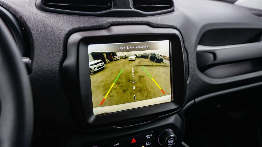 Used 2023 Jeep Renegade Latitude AWD/4WD image 28