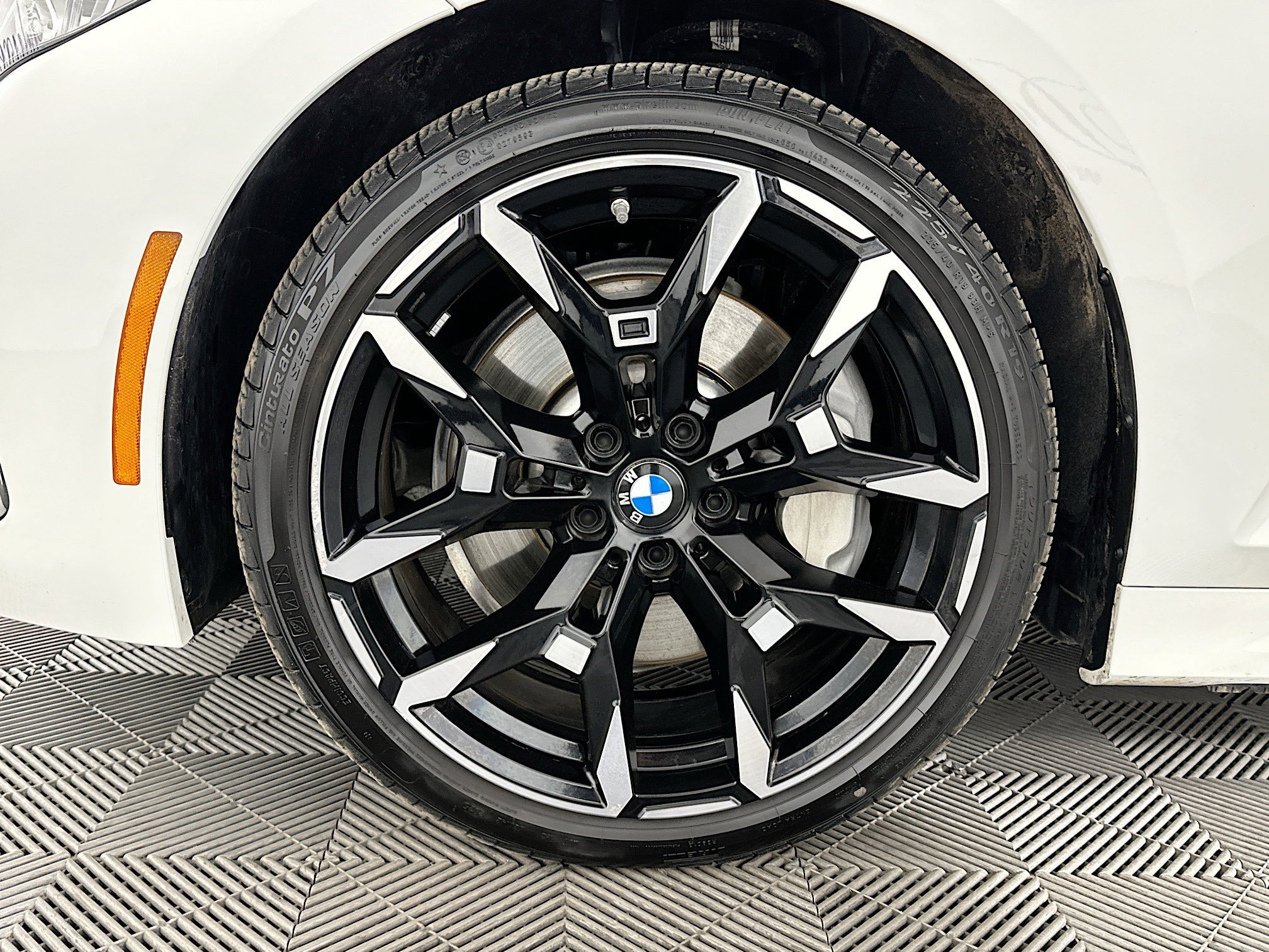 Used 2025 BMW 330i xDrive Sedan w/ M Sport Package image 36