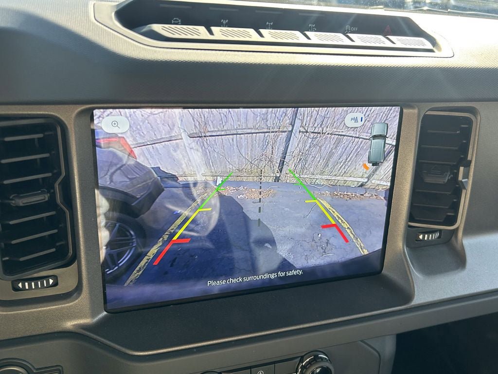 Used 2025 Ford Bronco Badlands image 16