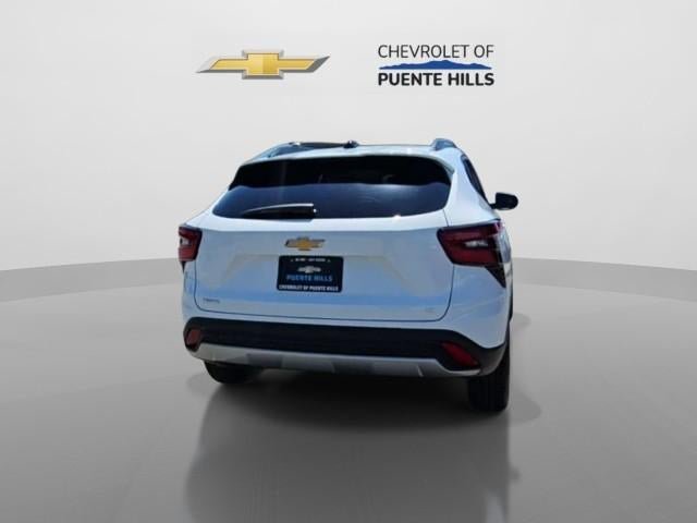 New 2026 Chevrolet Trax LT w/ Sunroof Package FWD image 7
