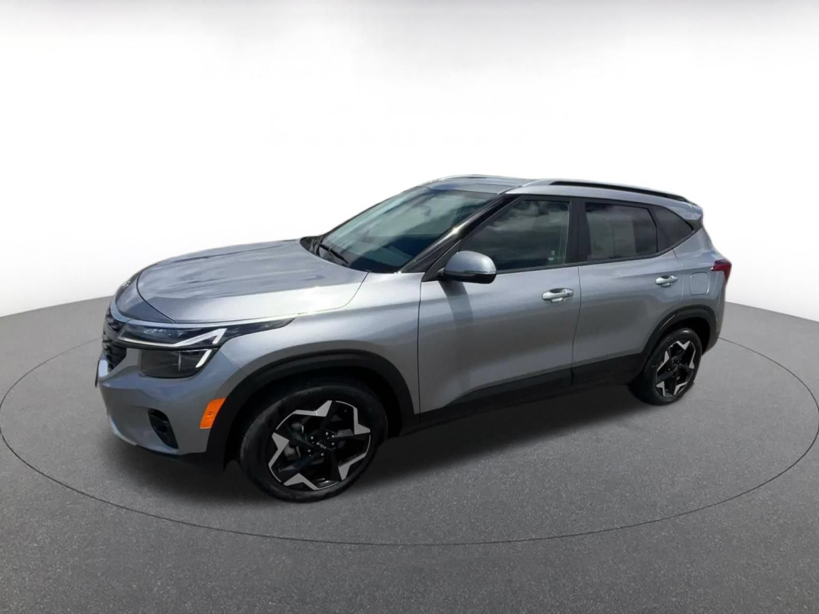 Used 2025 Kia Seltos S FWD image 7