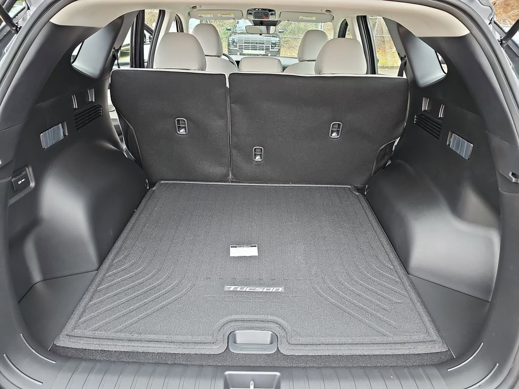 New 2026 Hyundai Tucson SE image 12