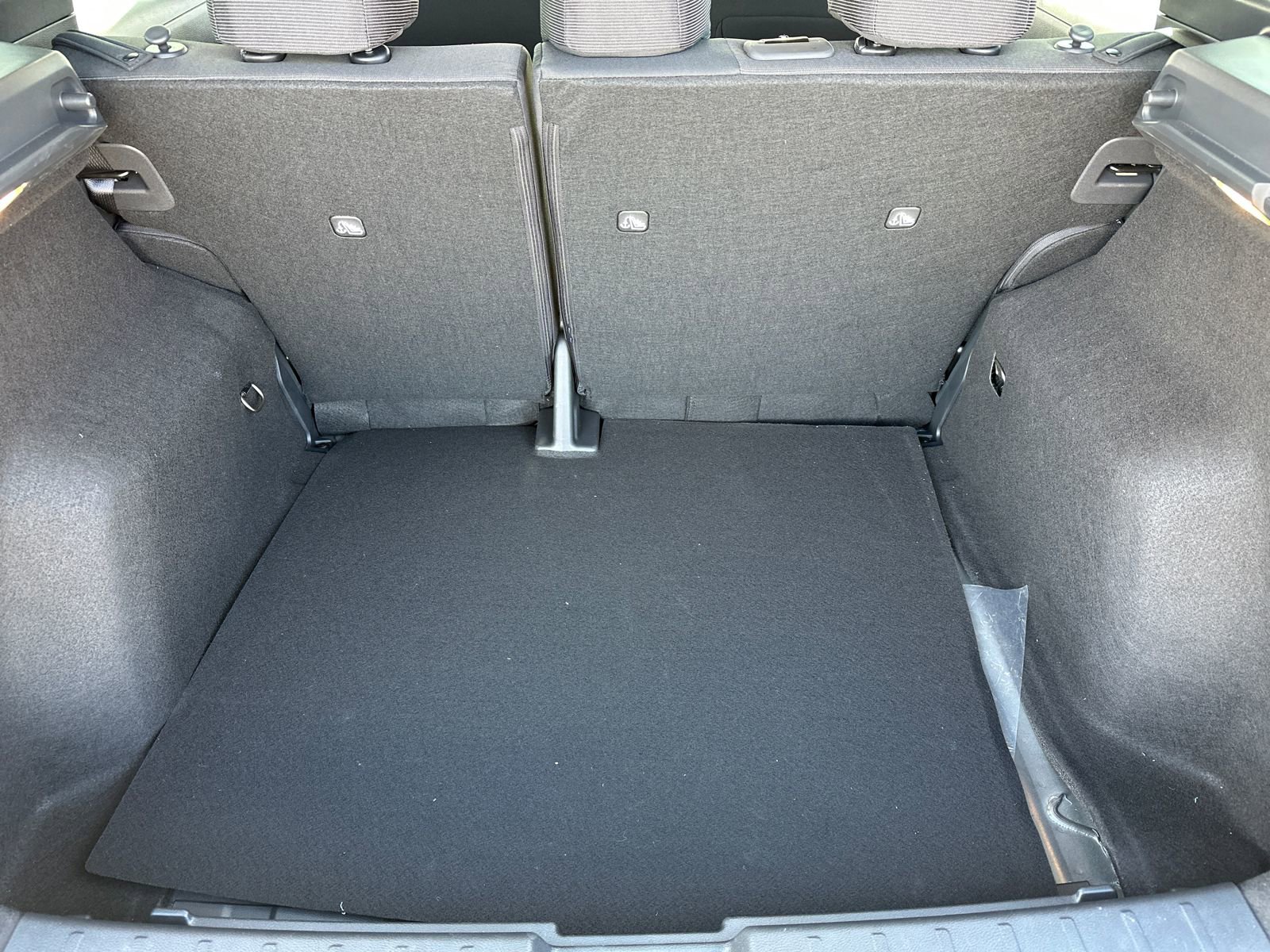 New 2026 Nissan Kicks S w/ Charging Package image 18