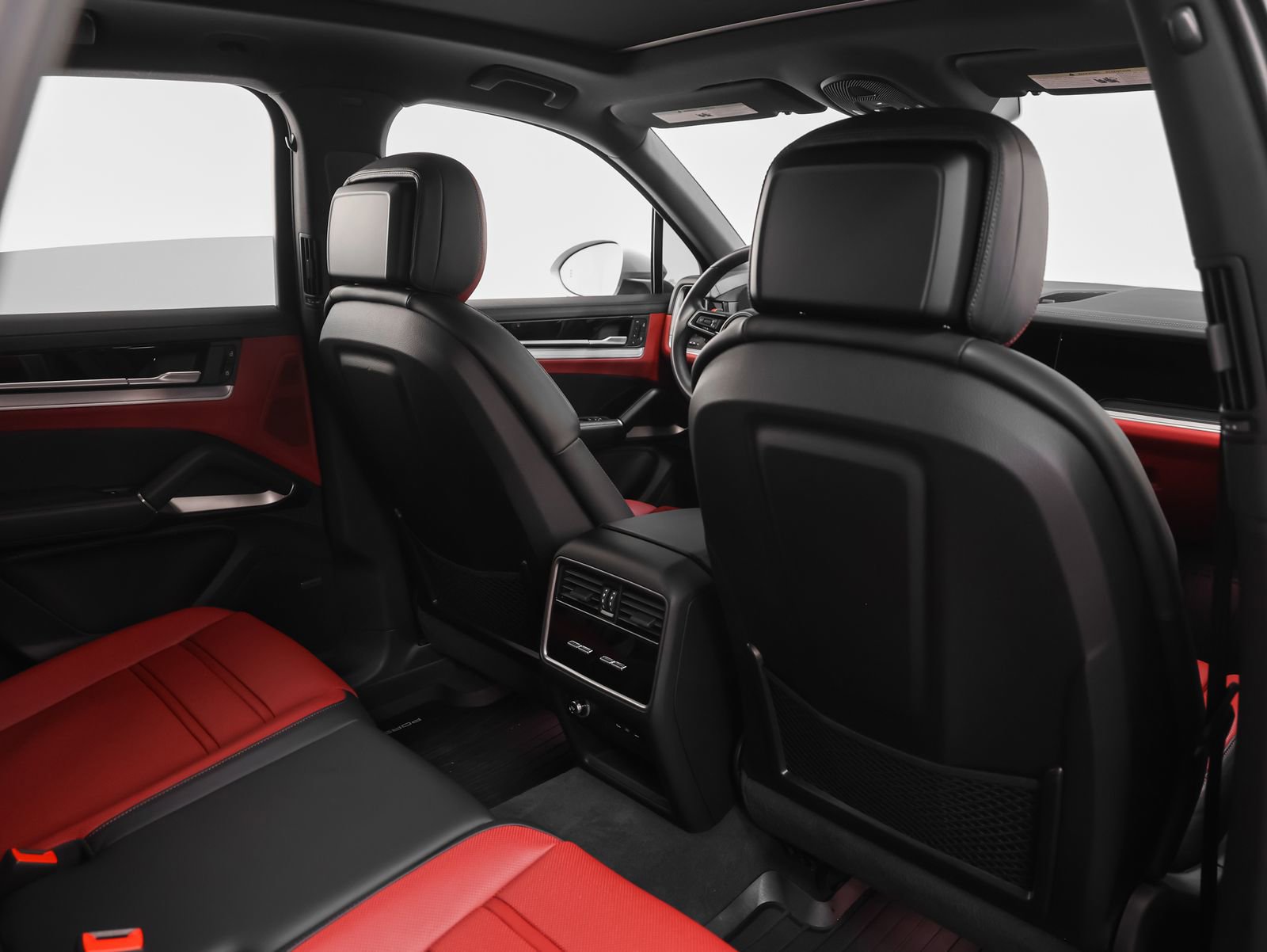 Certified 2025 Porsche Cayenne E-Hybrid image 31