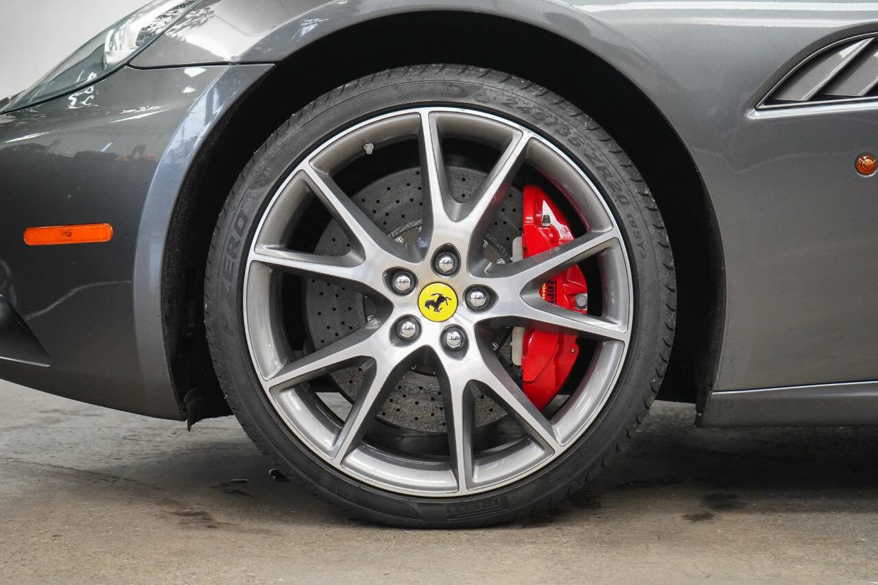 Used 2011 Ferrari California Base 2dr Convertible image 9