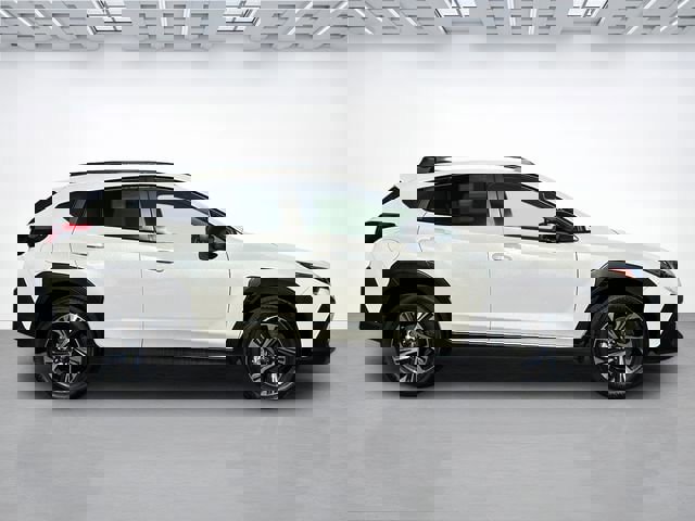 Used 2024 Subaru Crosstrek 2.0i Premium image 3