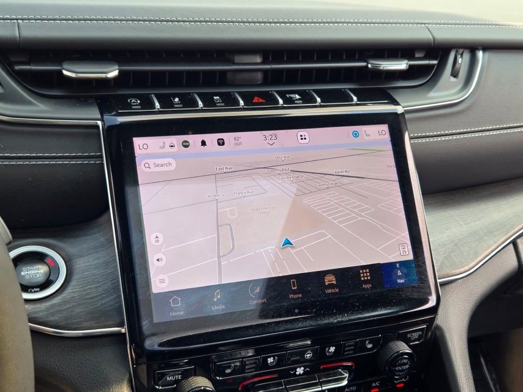 Certified 2024 Jeep Grand Cherokee Overland w/ Luxury Tech Group IV image 25