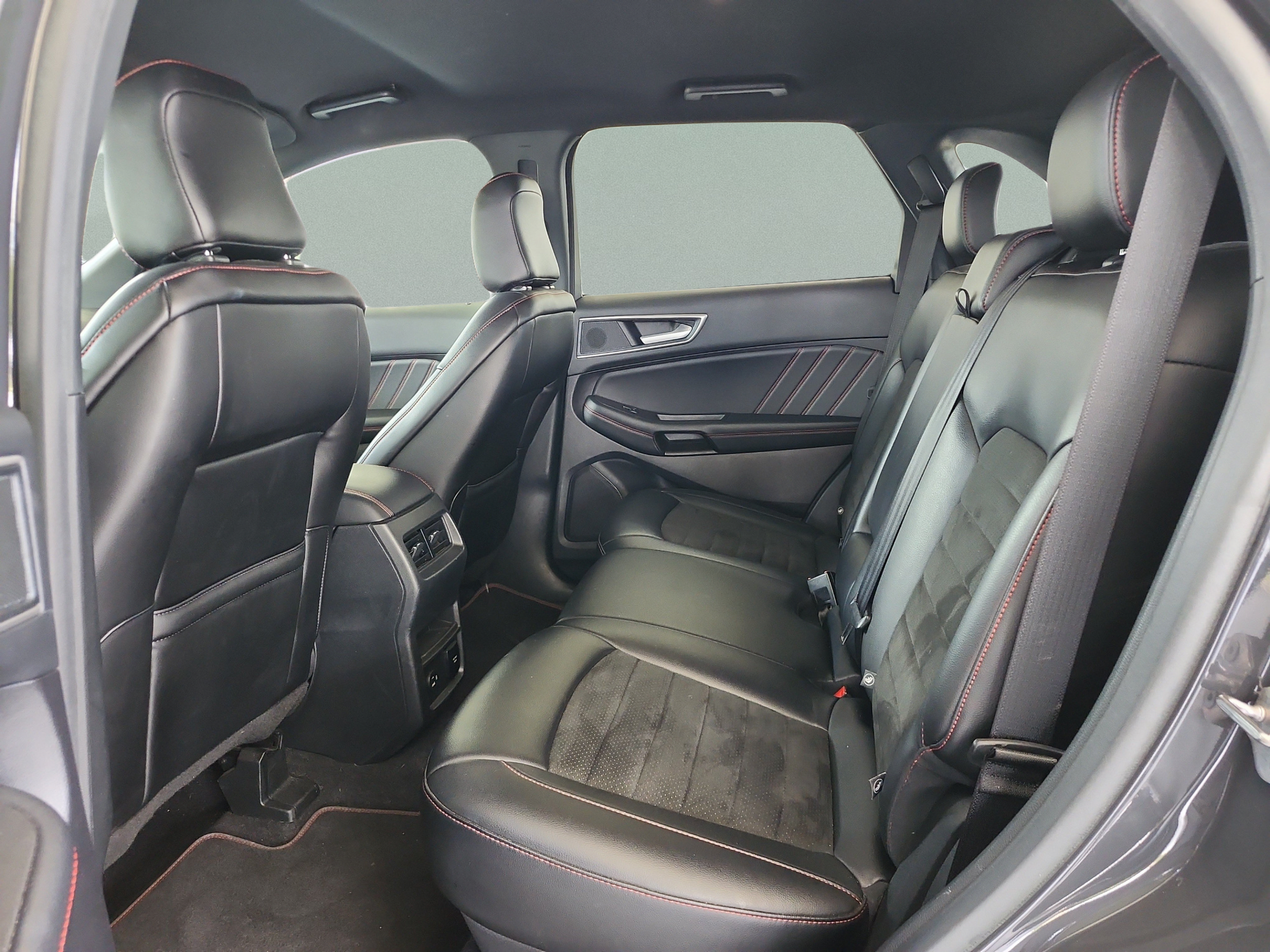 Certified 2021 Ford Edge ST-Line FWD image 17