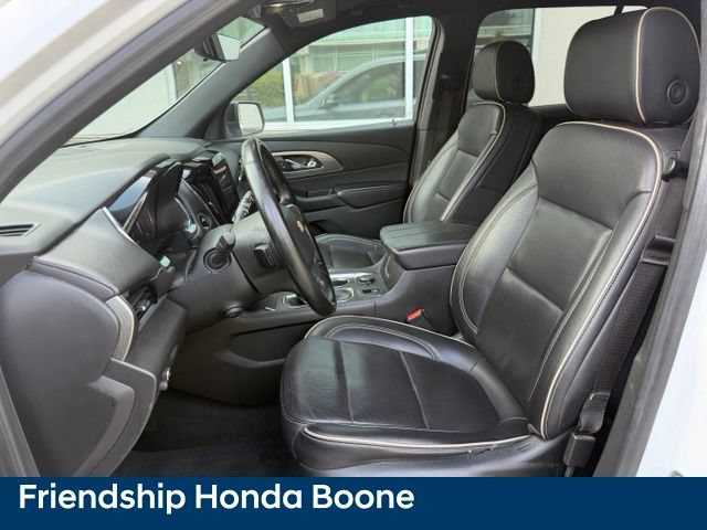Used 2023 Chevrolet Traverse Premier FWD image 15