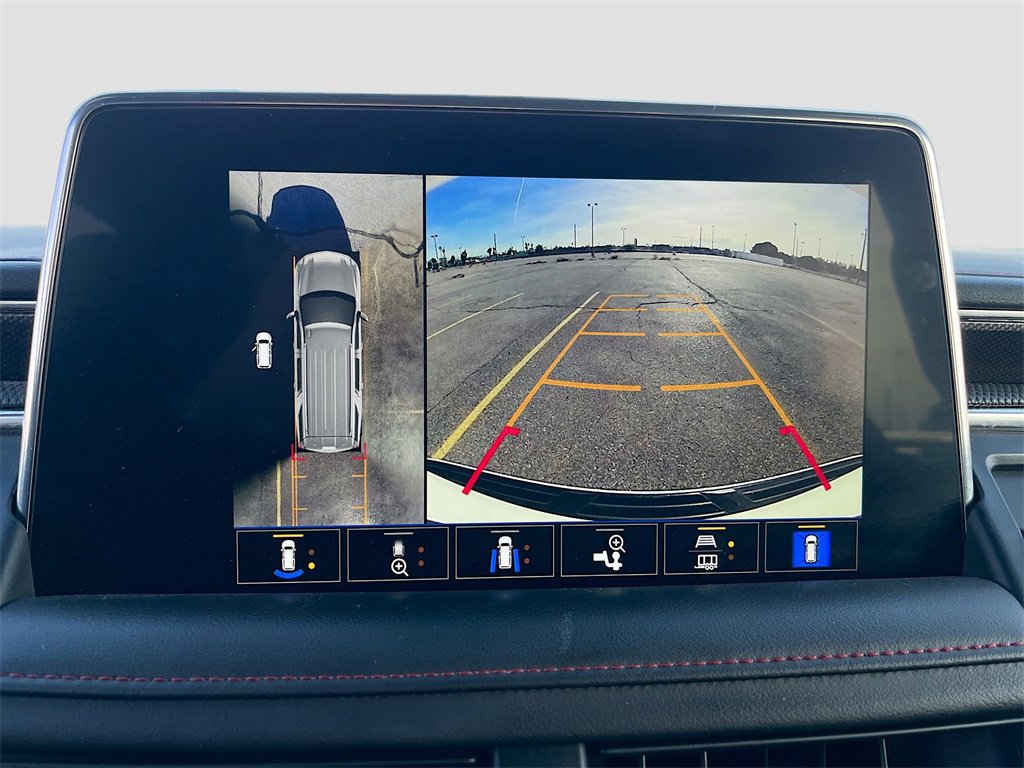 Used 2022 Chevrolet Suburban RST w/ Luxury Package image 13