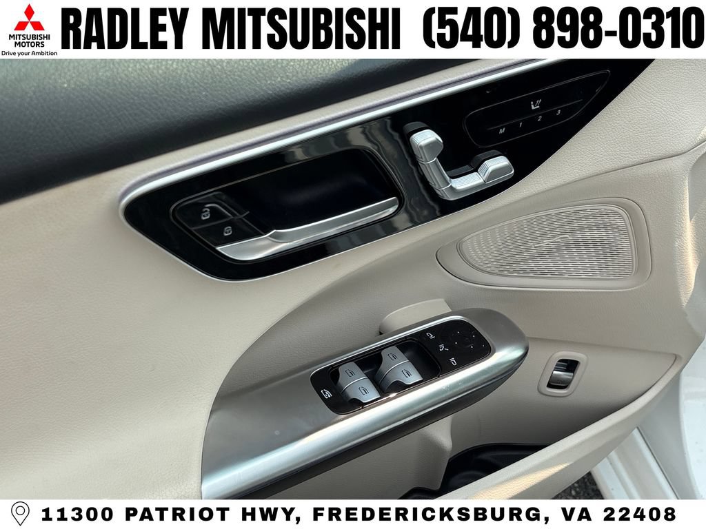 Used 2022 Mercedes-Benz C 300 4MATIC Sedan image 5