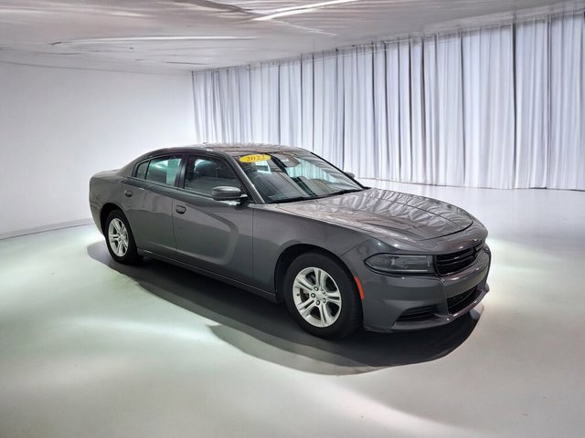 Used 2022 Dodge Charger SXT w/ Leather Interior Group image 2